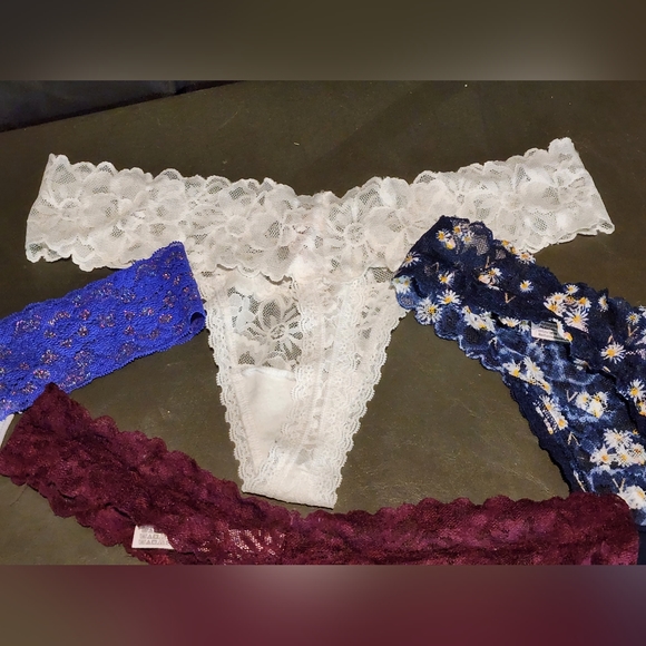 3/$25 Victoria's Secret Lace Thong Panties Size Medium - Picture 9 of 10
